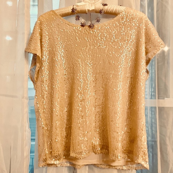 Sequin in dreamy vanilla, L, double layered, soft interior, simply beautiful - Picture 4 of 14